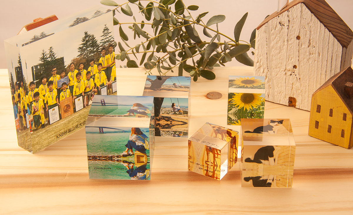 スマホの写真からアクリルのフォトフレームやオブジェを作成する